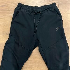 Nike tech men’s joggers